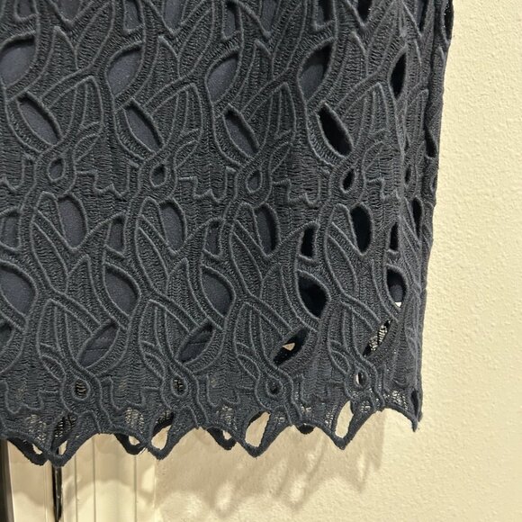 Lucy & Laurel Navy Blue Lace Floral Cutout DesignLined Skirt Size 10 Elegant NWT - Picture 4 of 9